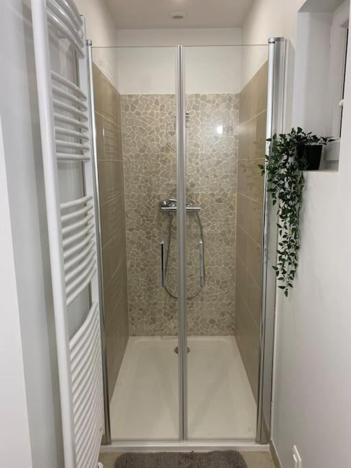 Appart Renove En Duplex Avec Terrasse Et Garage Bouleurs Exterior foto